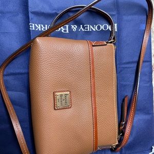 Dooney & Bourke Pebble Leather Ginger Crossbody
Caramel